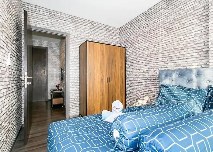 The Base Park East - Sukhumvit 77 Apartment *